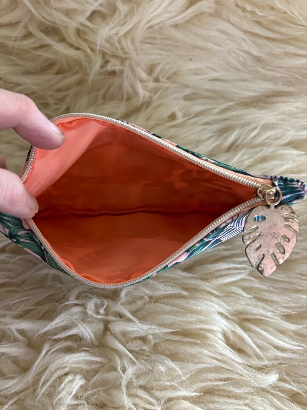 ipsy Glam Bag Tropical Palm Leaf Print and Banana Leaf Zipper Pull August 2022